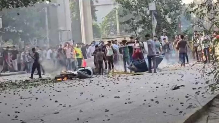 রণক্ষেত্রে পরিণত পুরো মহাখালী এলাকা