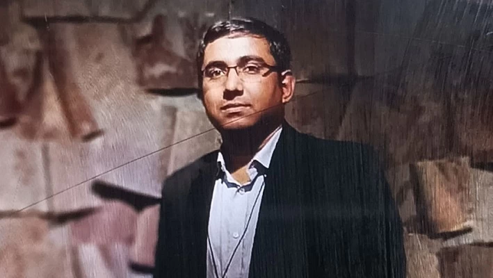 শিক্ষার্থীদের ওপর হামলার প্রতিবাদে চাকরি ছাড়লেন জাবি