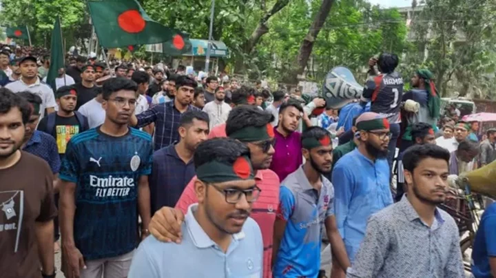 সরকারকে একদিনের আল্টিমেটাম আন্দোলকারীদের