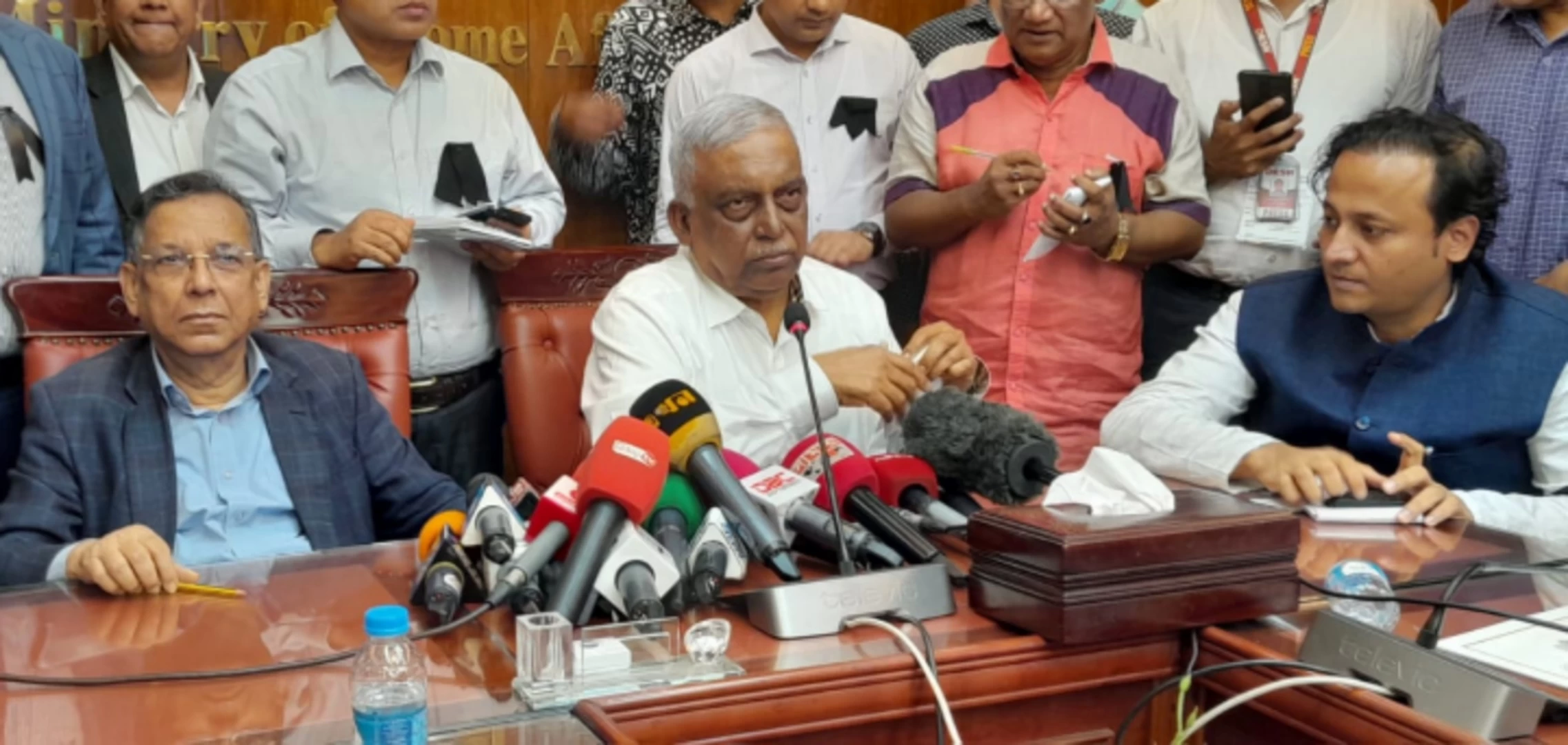 আজ নিষিদ্ধ হচ্ছে জামায়াত-শিবির