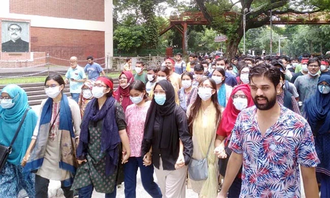 বুয়েট শিক্ষার্থীরা ‘মার্চ ফর জাস্টিস’ কর্মসূচিতে