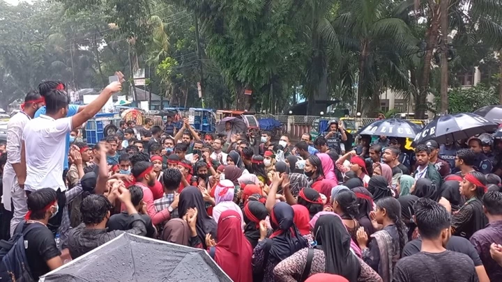 চাঁদপুরেও ‘মার্চ ফর জাস্টিস’ সমর্থনে শিক্ষার্থীদের বিক্ষোভ